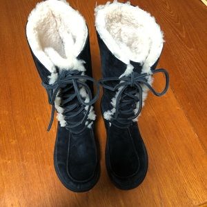 Ugh Lace-up Shearling Boot